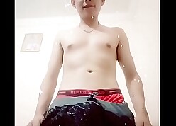 Adolescente Bailando